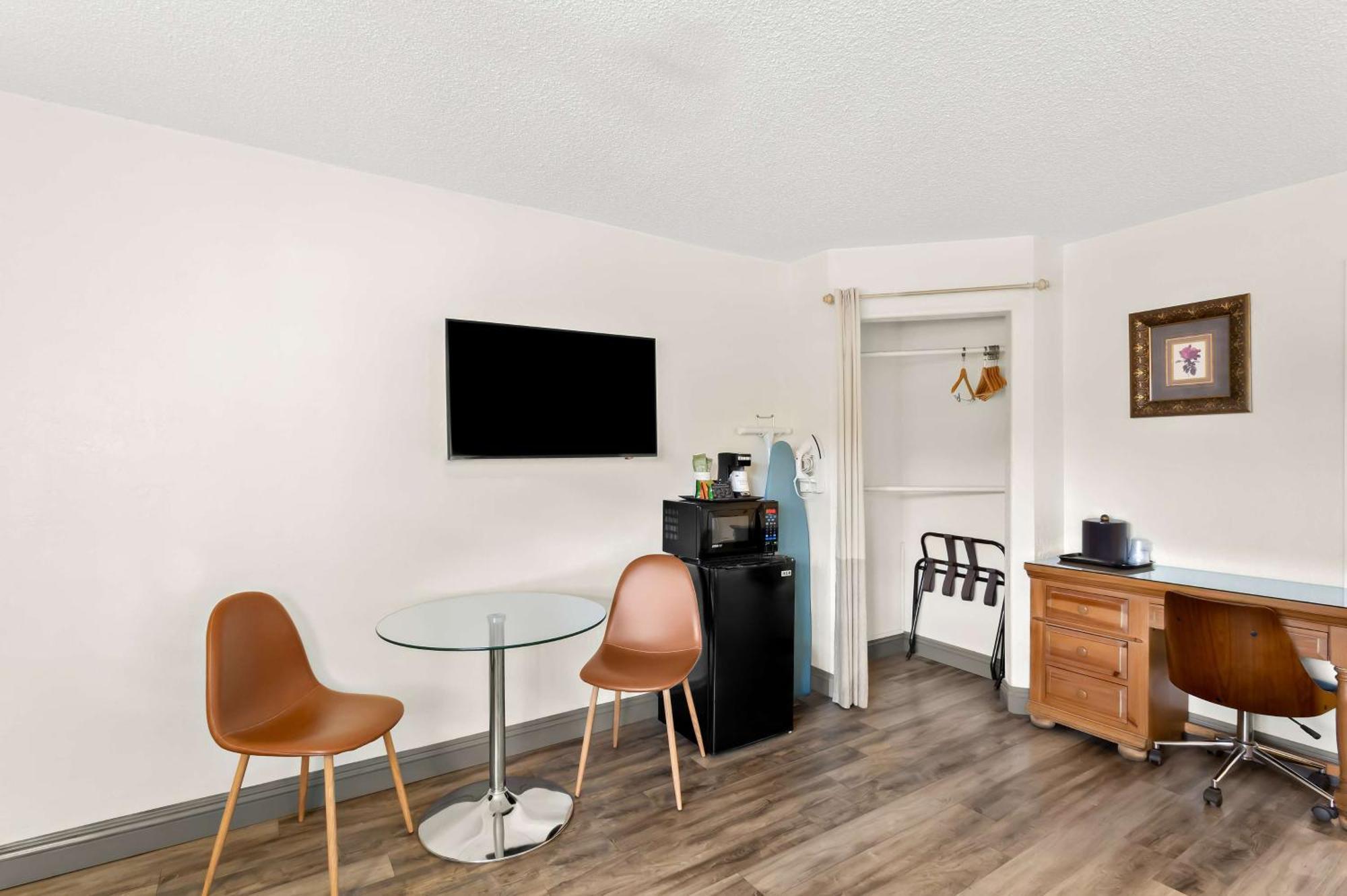 Surestay Plus Hotel By Best Western Сюзънвил Екстериор снимка